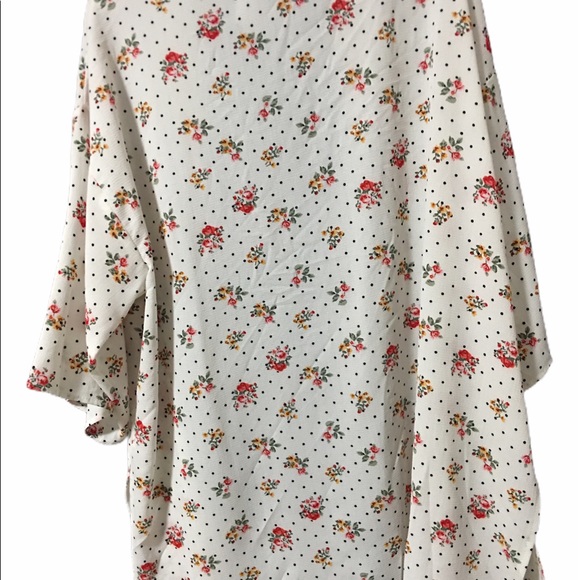 Pretty Floral Kimono - Picture 2 of 2